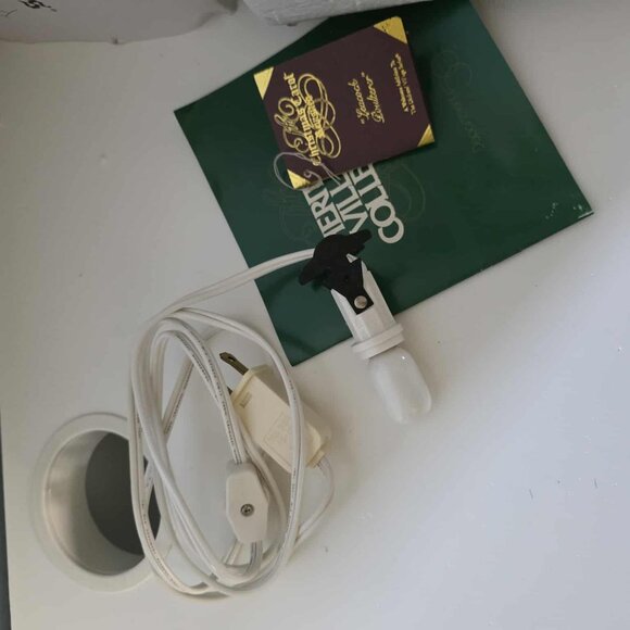 EUC Dept 56 Dickens Village Series "Leacock Poulterer" Vintage 1997 - Picture 2 of 11